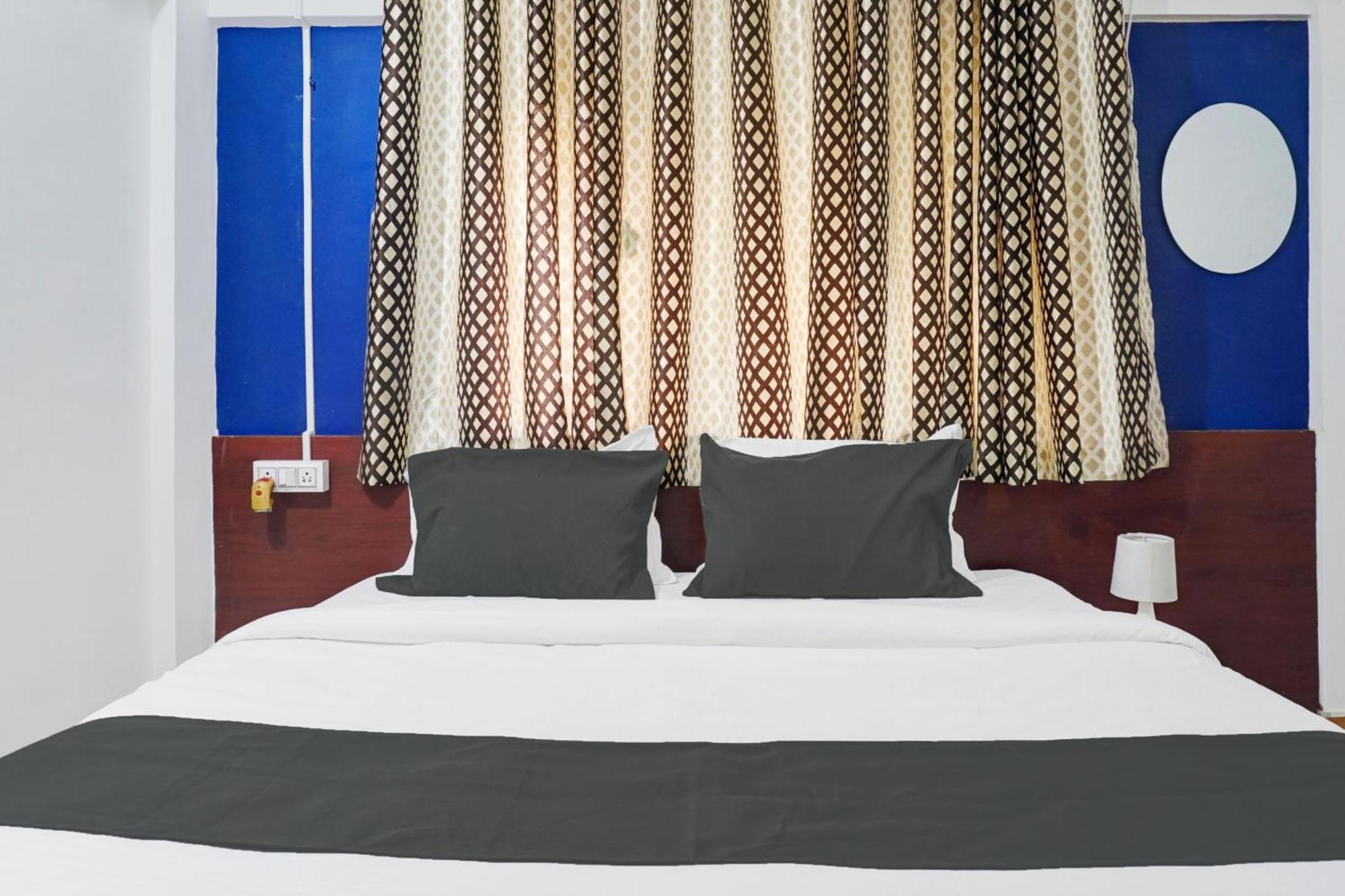 Hotel O Nisarg Villa Pune Bagian luar foto