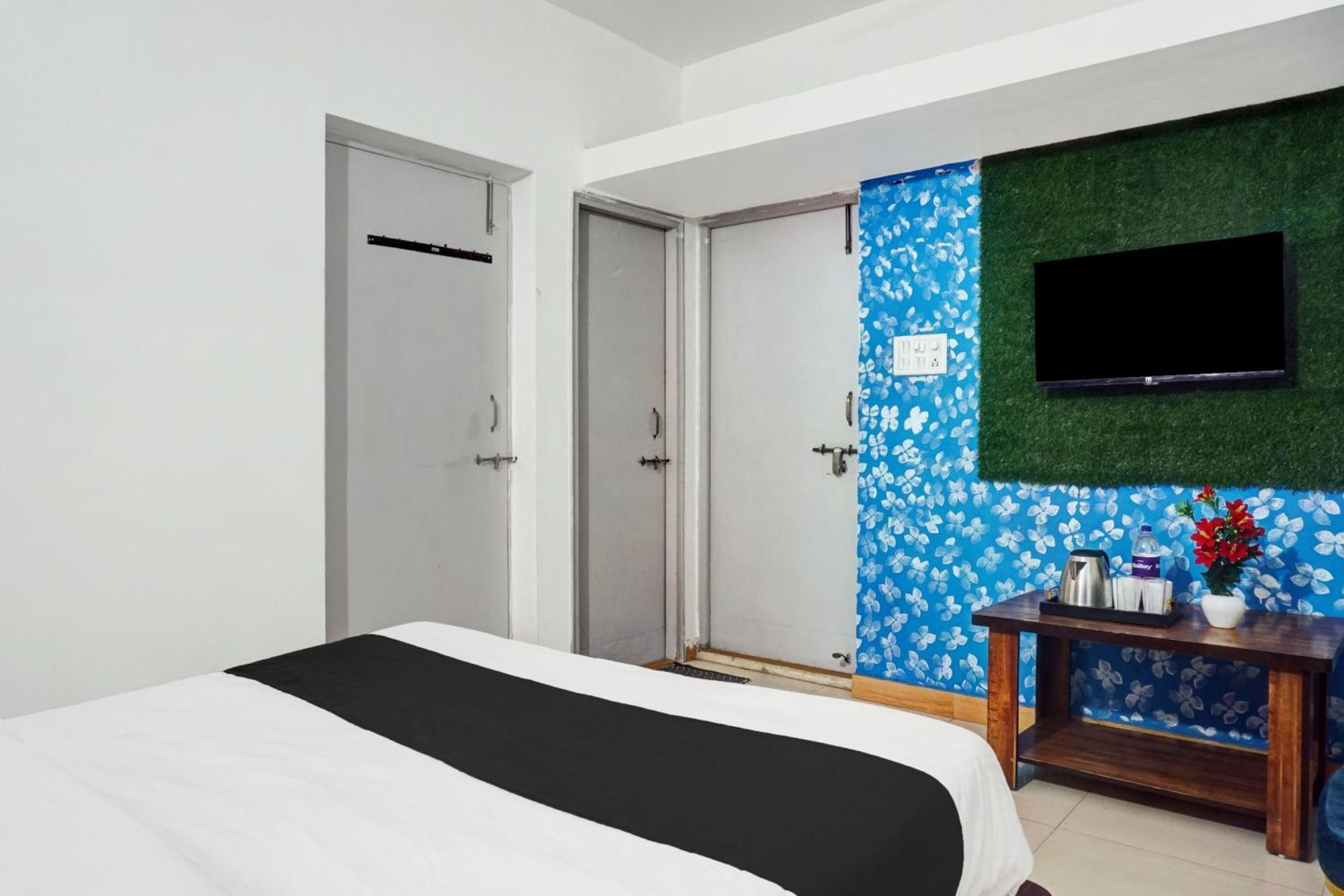 Hotel O Nisarg Villa Pune Bagian luar foto