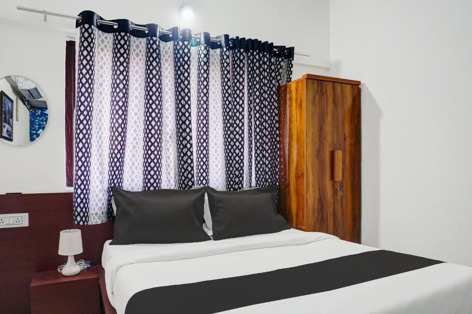 Hotel O Nisarg Villa Pune Bagian luar foto
